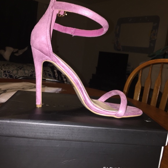 Pink heels - Picture 2 of 3